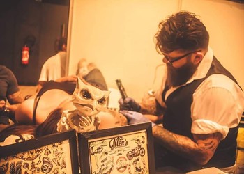 Laurent, tatoueur esthétique en auto-entreprise
