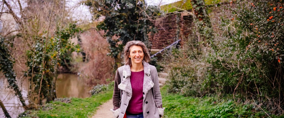 Portrait de Fabienne, comédienne et thérapeute